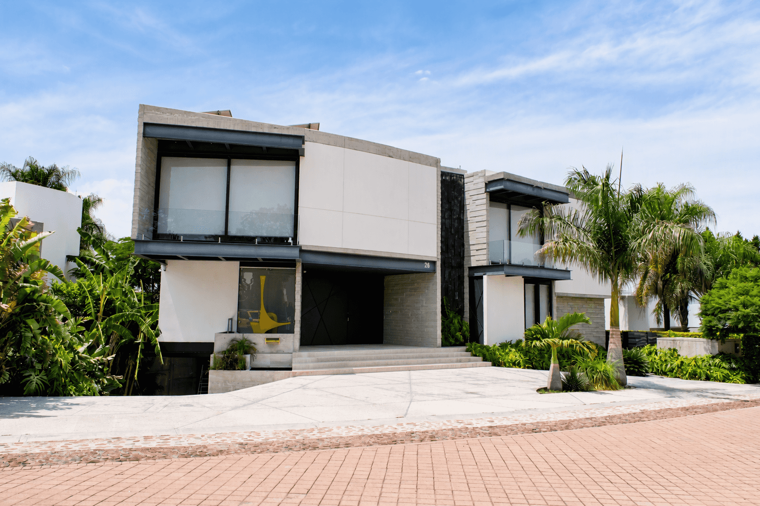 casa en venta en el campanario queretaro con 850 m2 de terreno y 1073 6 m2 de construccion p3dIZMH