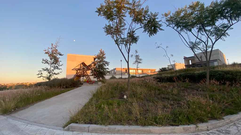 terreno en venta en lomas iv queretaro de 324 m2 p74PpqA