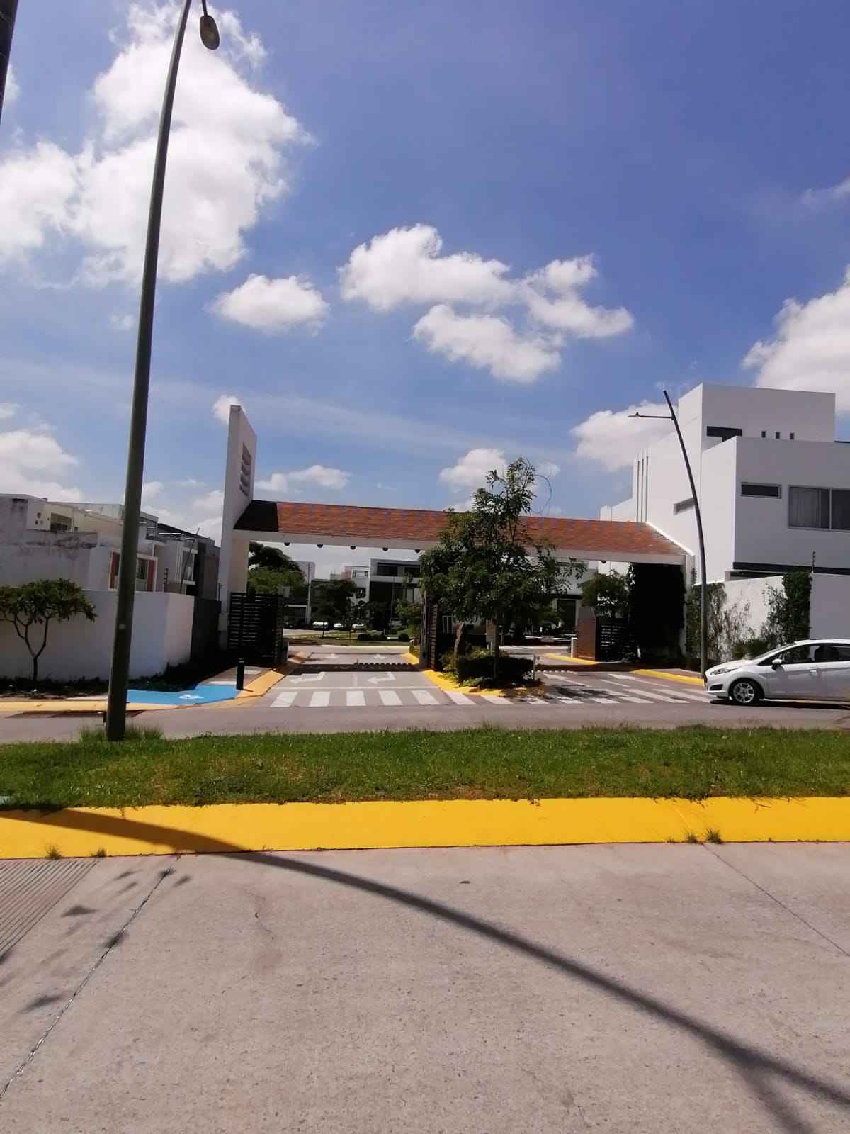 casa en renta en granja zapopan con 200 m2 de terreno y 220 m2 de construccion pGybRie