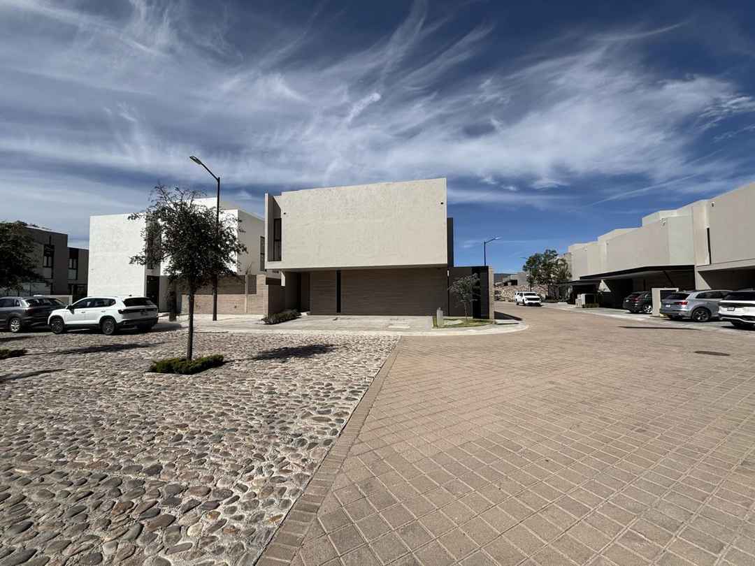 casa en venta avenida campanario lomas del campanario norte queretaro queretaro prk5nVA