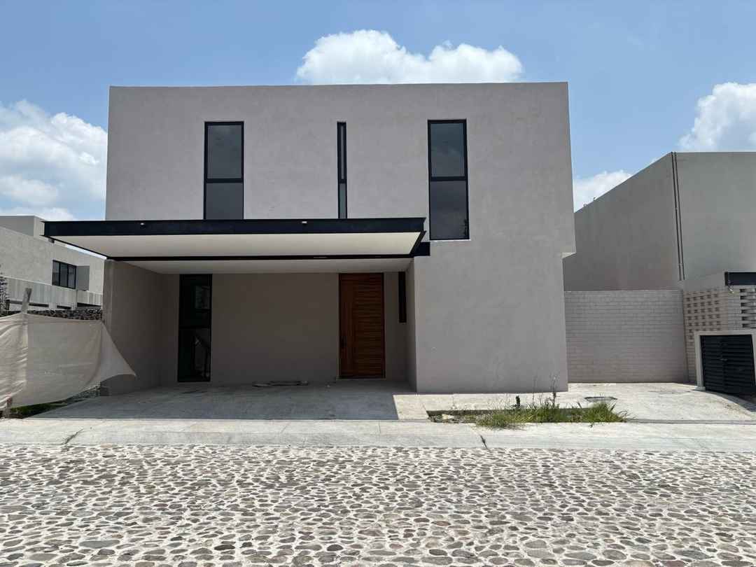 casa en venta avenida de los santos san felipe lomas del campanario norte queretaro queretaro pzy4QiU